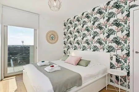 Huswell - New Near The With Stunning Seaview *