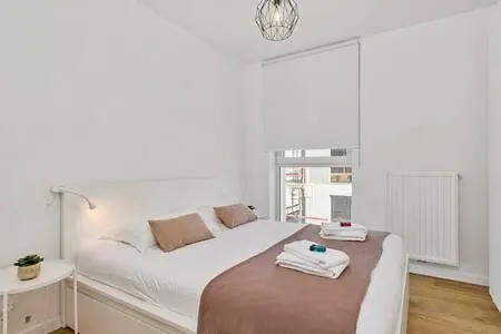 Huswell - New Near The With Stunning Seaview Apartment