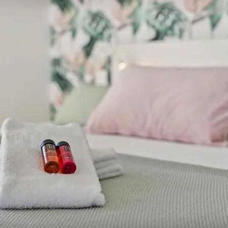 Huswell - New Near The With Stunning Seaview Lejlighed