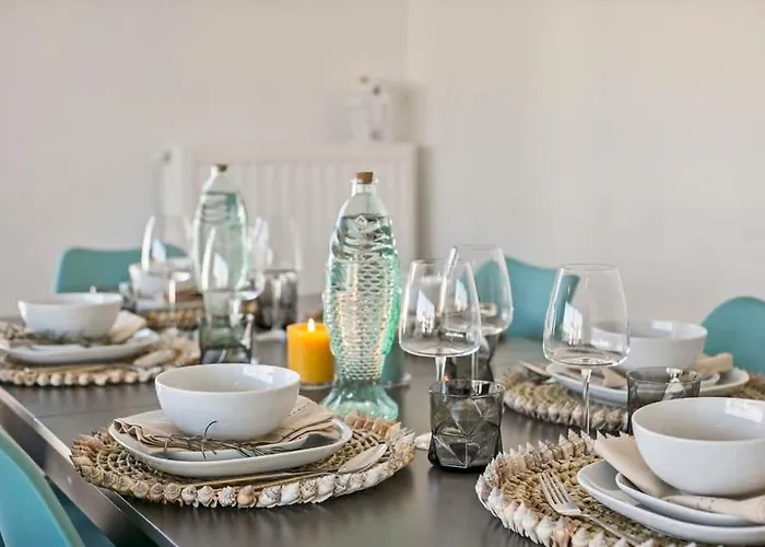 Huswell - New Near The With Stunning Seaview