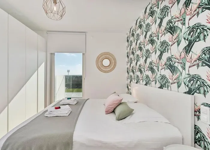 Huswell - New Near The With Stunning Seaview